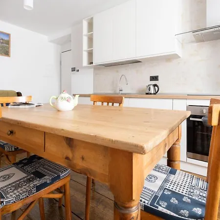 Apartman Roma 87 *